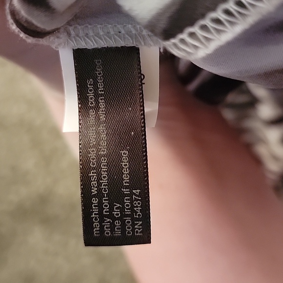 The Limited Dress - Picture 7 of 7